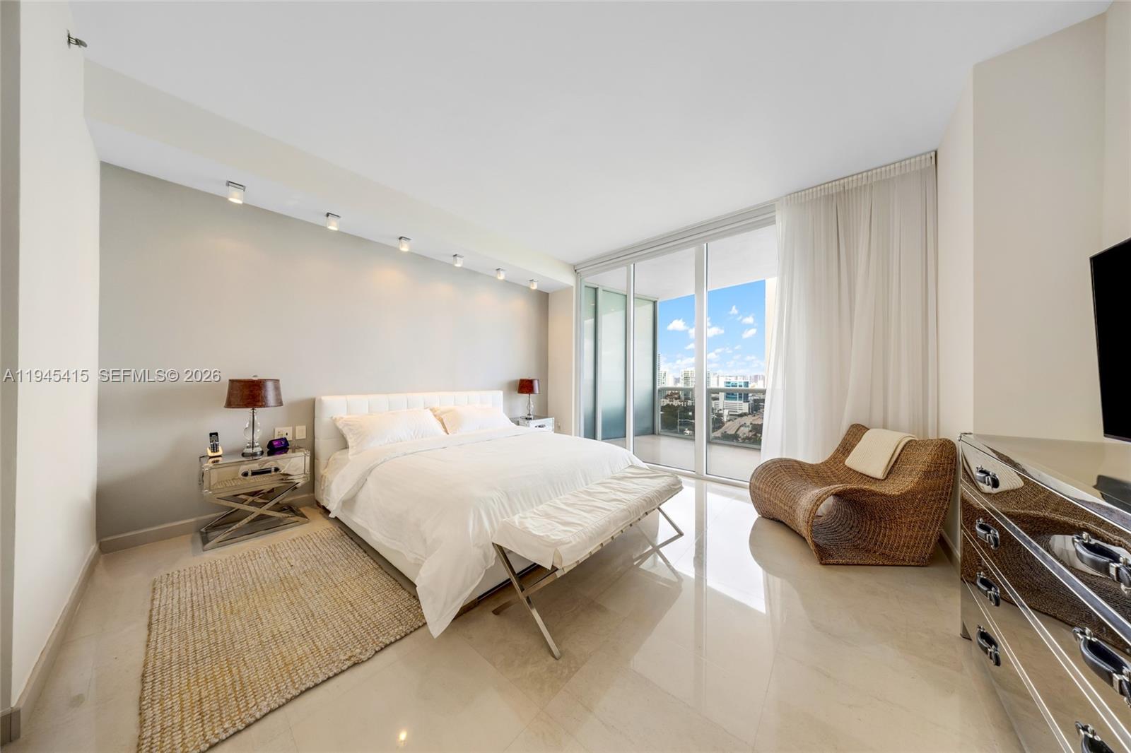 16001 Collins Ave #1502 Sunny Isles Beach, FL 33160