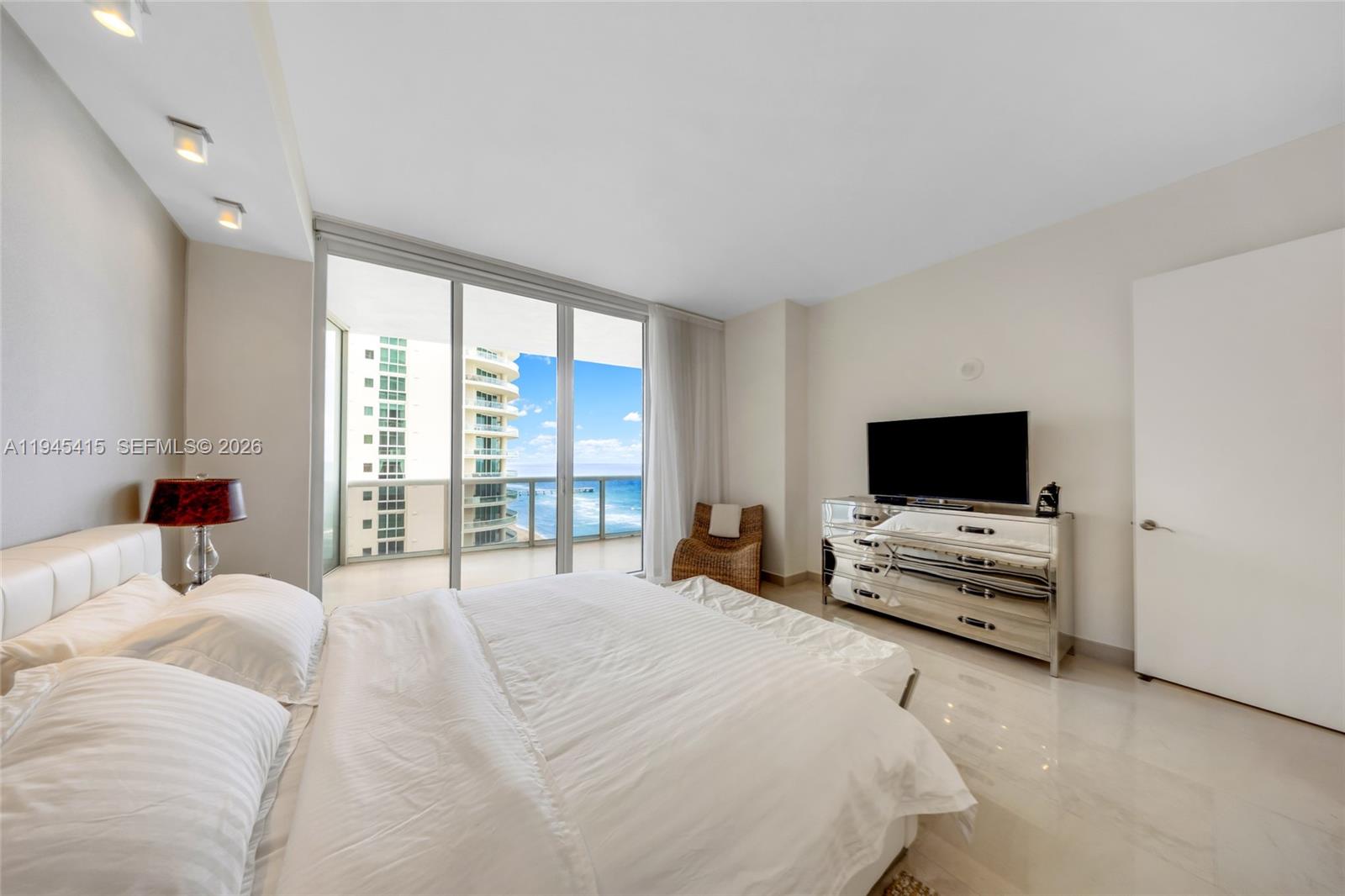 16001 Collins Ave #1502 Sunny Isles Beach, FL 33160