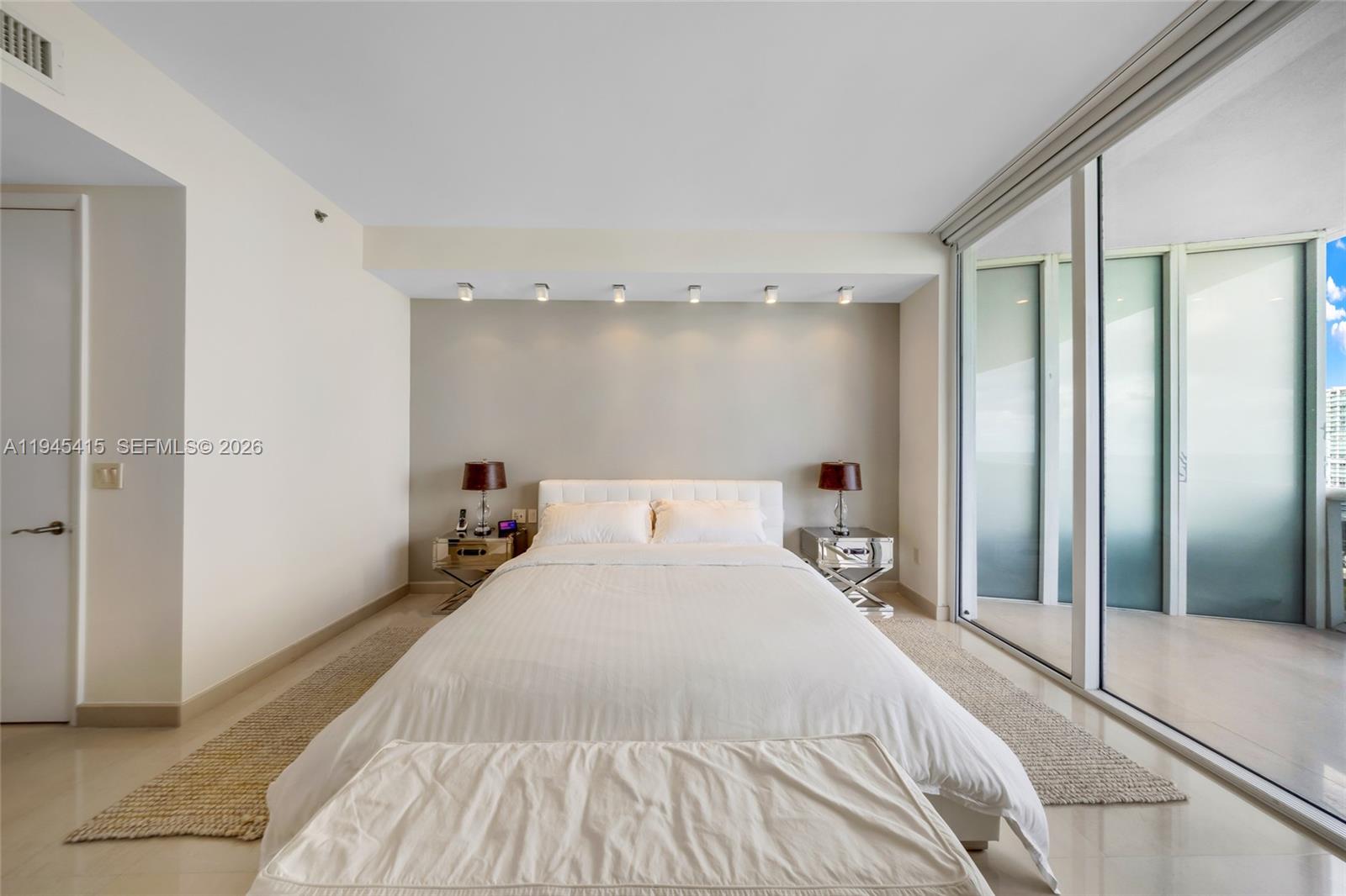 16001 Collins Ave #1502 Sunny Isles Beach, FL 33160