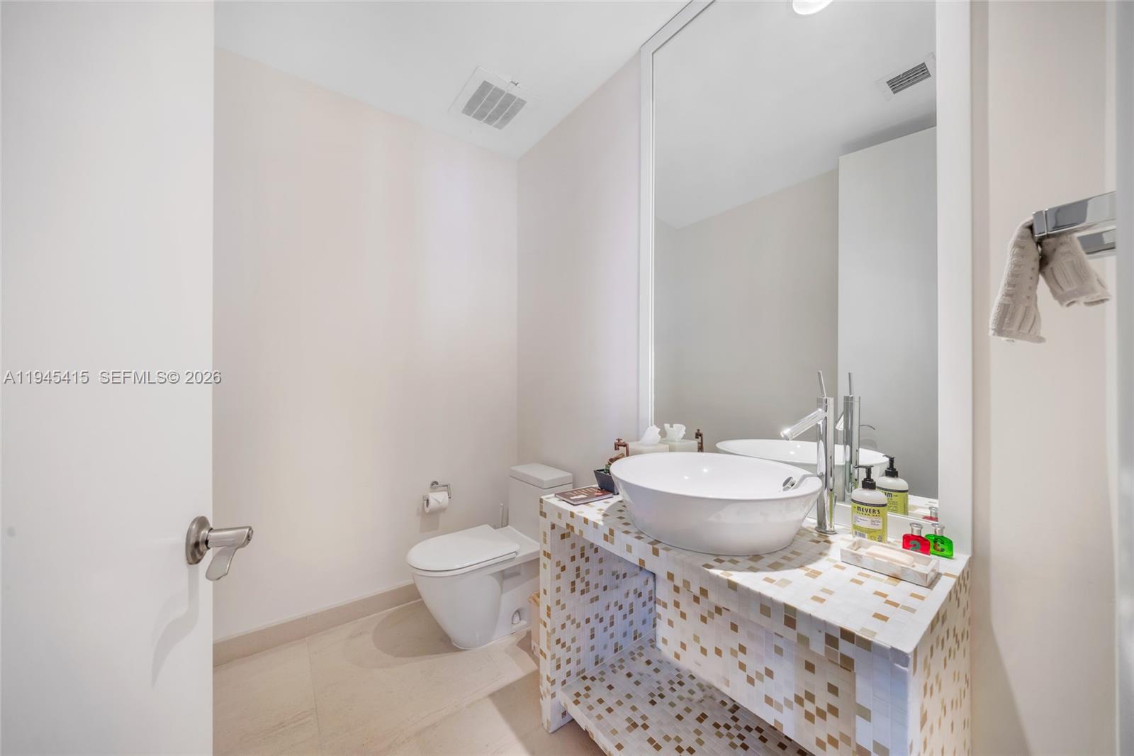 16001 Collins Ave #1502 Sunny Isles Beach, FL 33160