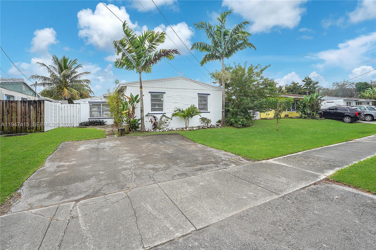 2718 Sherman St Hollywood, FL 33020