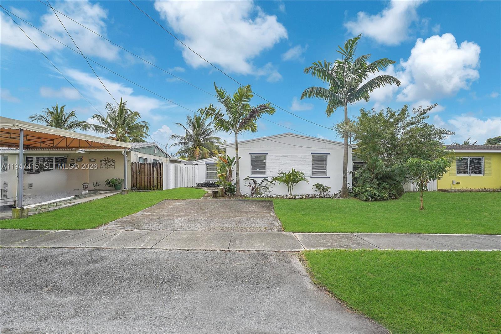 2718 Sherman St Hollywood, FL 33020