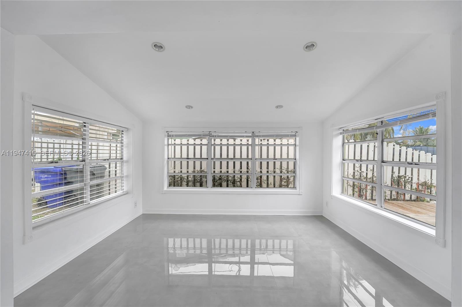 2718 Sherman St Hollywood, FL 33020