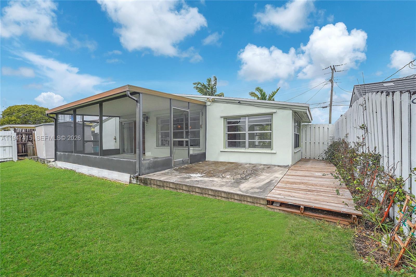 2718 Sherman St Hollywood, FL 33020