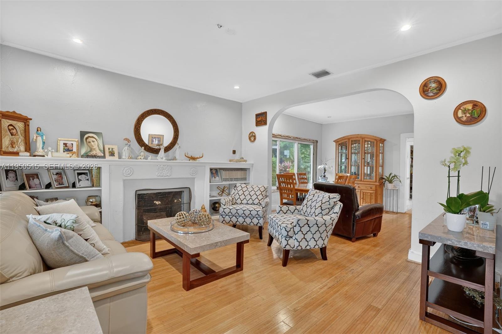 1649 SW 11th Ter Miami, FL 33135