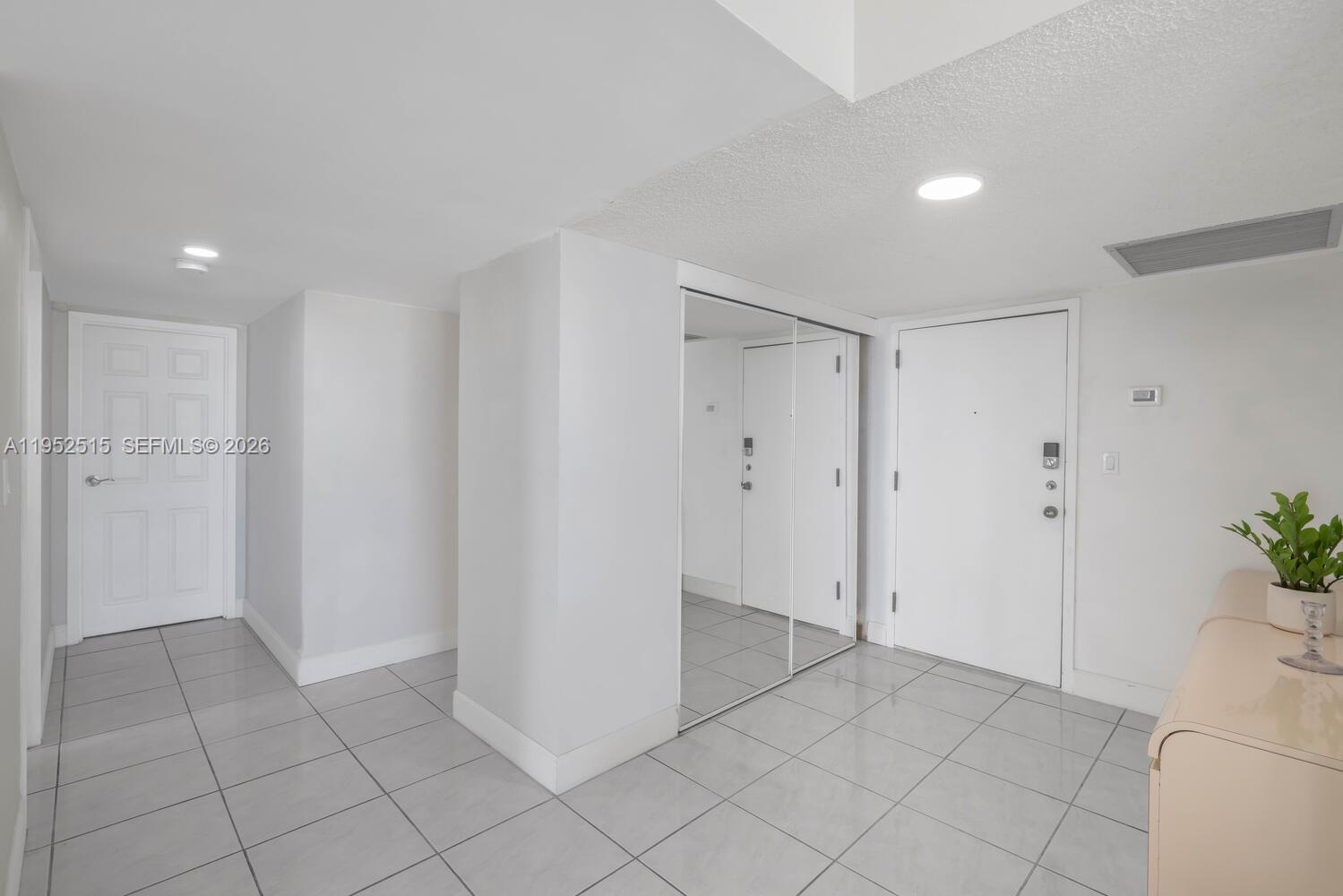 image Winston Towers 4003