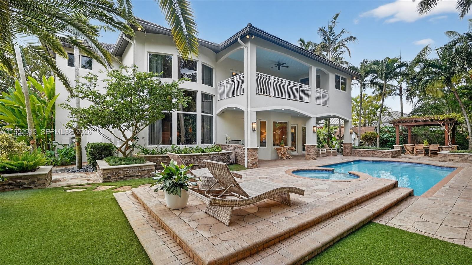 Undisclosed Address Palmetto Bay, FL 33157