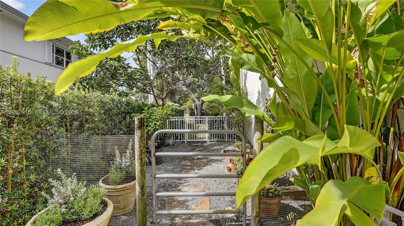 Undisclosed Address Palmetto Bay, FL 33157