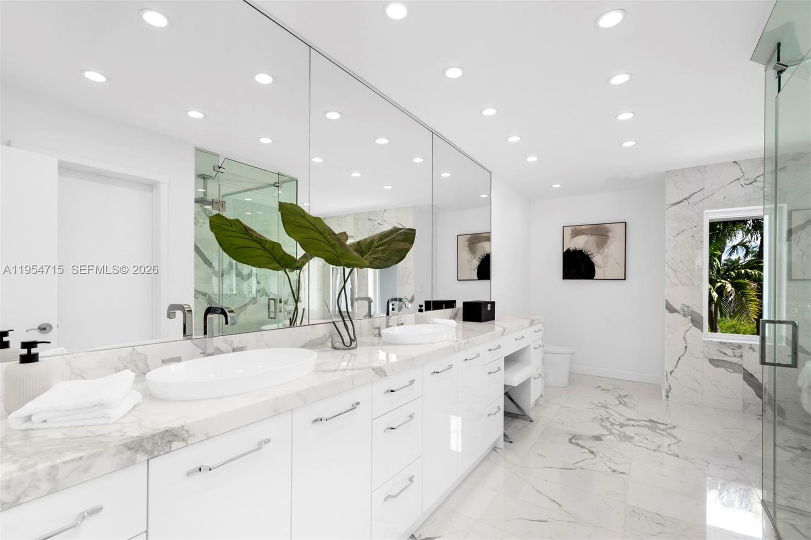 6832 Sunrise Ct Coral Gables, FL 33133