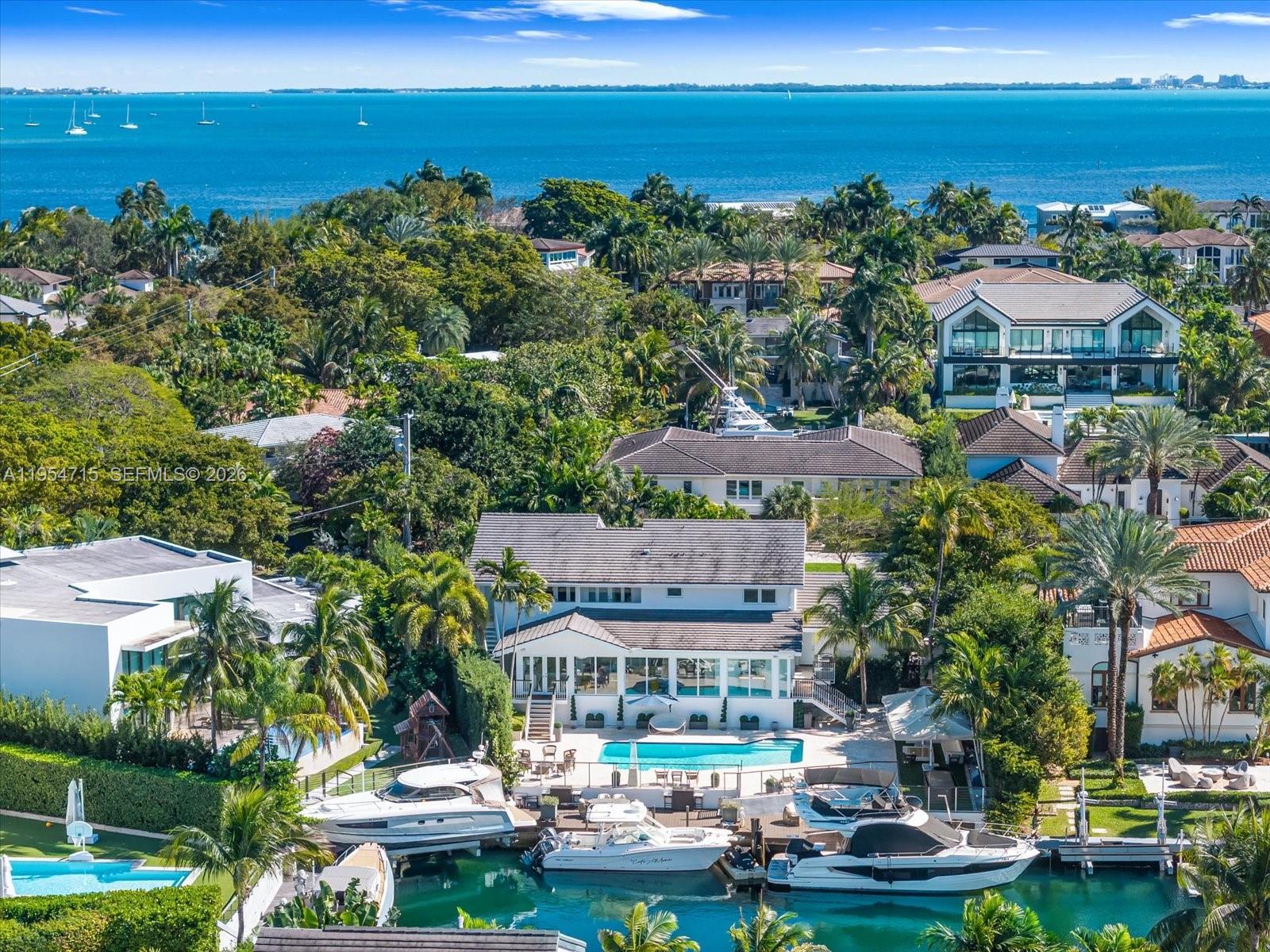 6832 Sunrise Ct Coral Gables, FL 33133