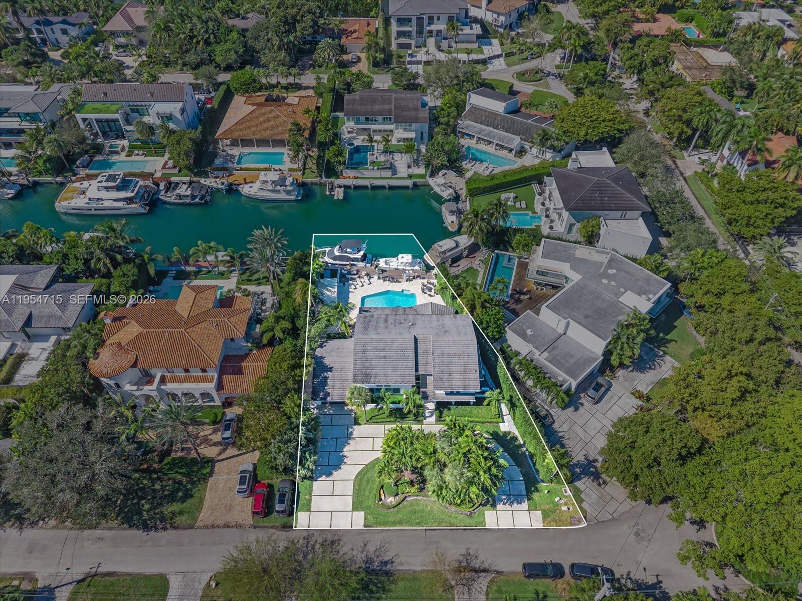 6832 Sunrise Ct Coral Gables, FL 33133