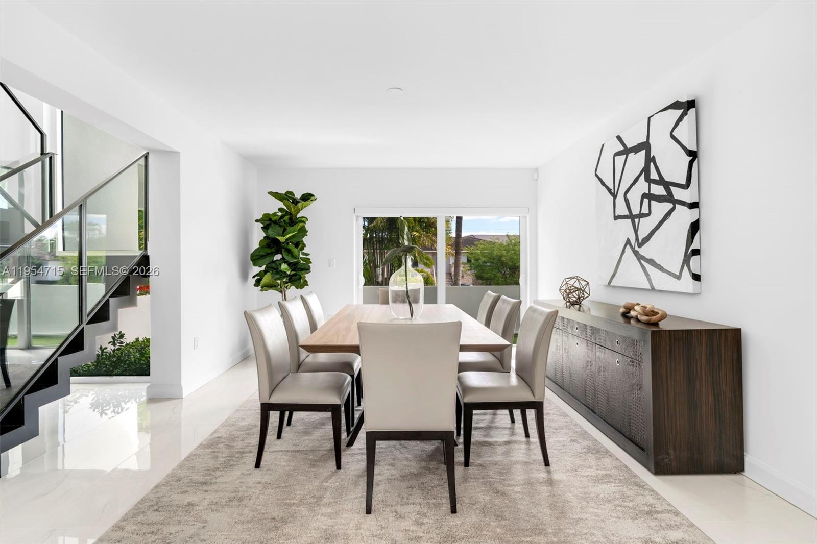 6832 Sunrise Ct Coral Gables, FL 33133