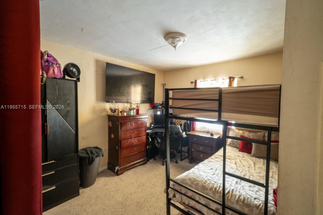 671 E 6th Pl Hialeah, FL 33010