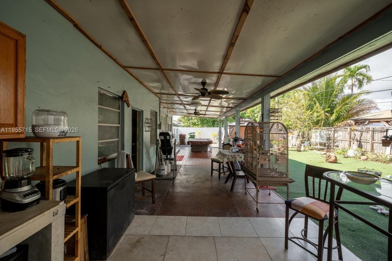 671 E 6th Pl Hialeah, FL 33010