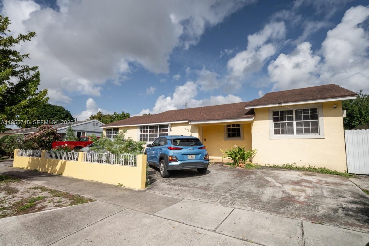 671 E 6th Pl Hialeah, FL 33010