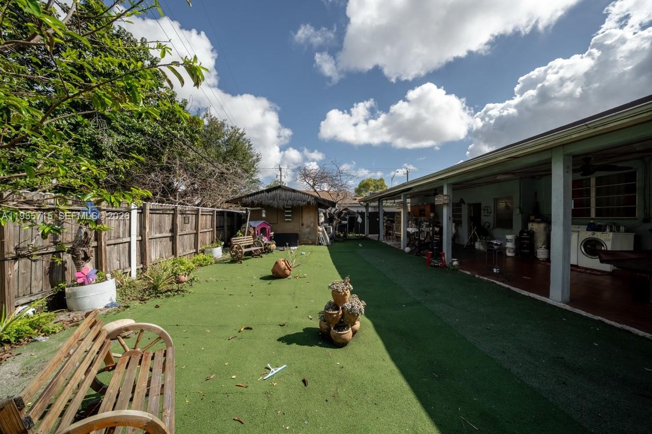 671 E 6th Pl Hialeah, FL 33010