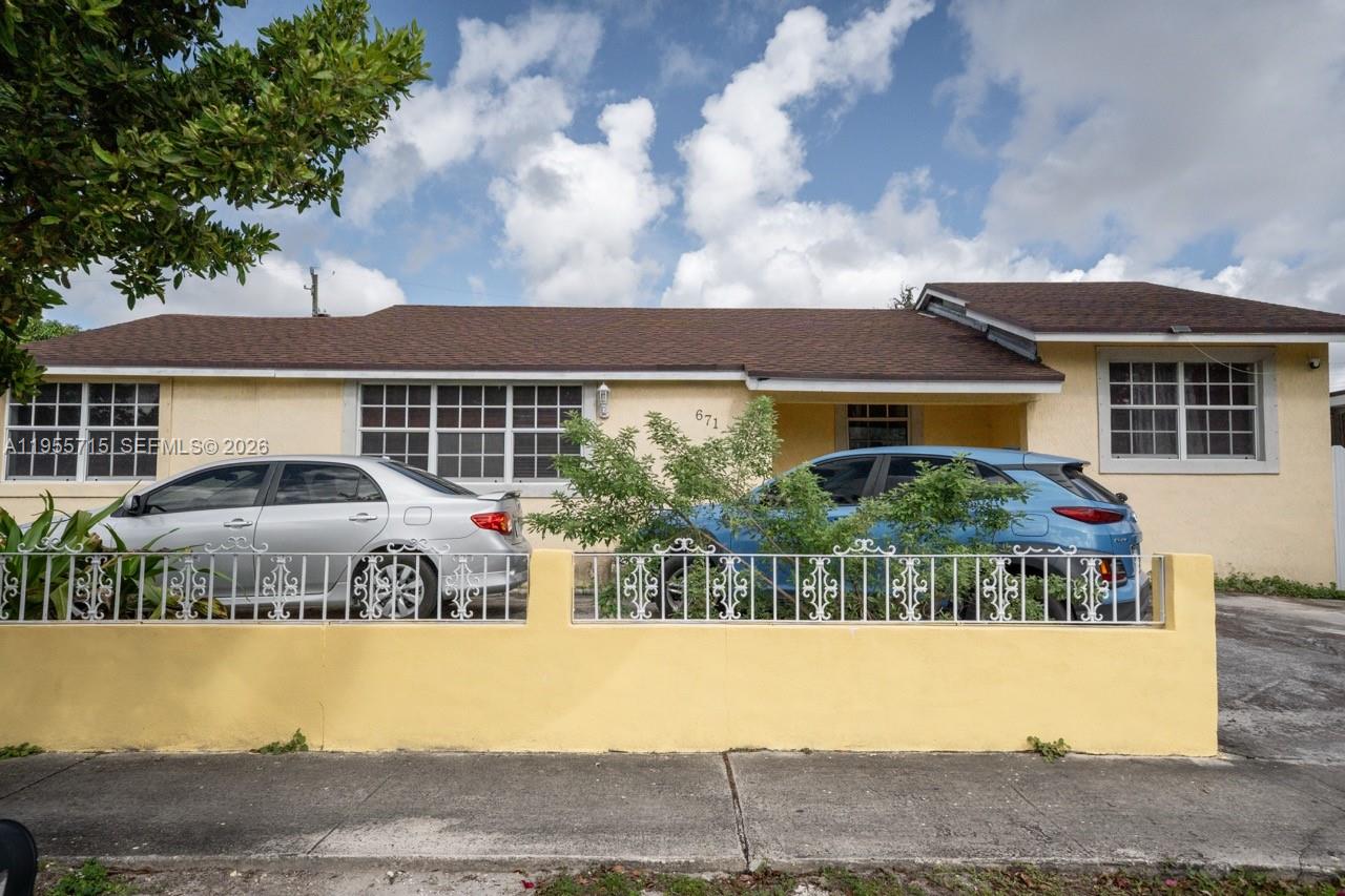 671 E 6th Pl Hialeah, FL 33010