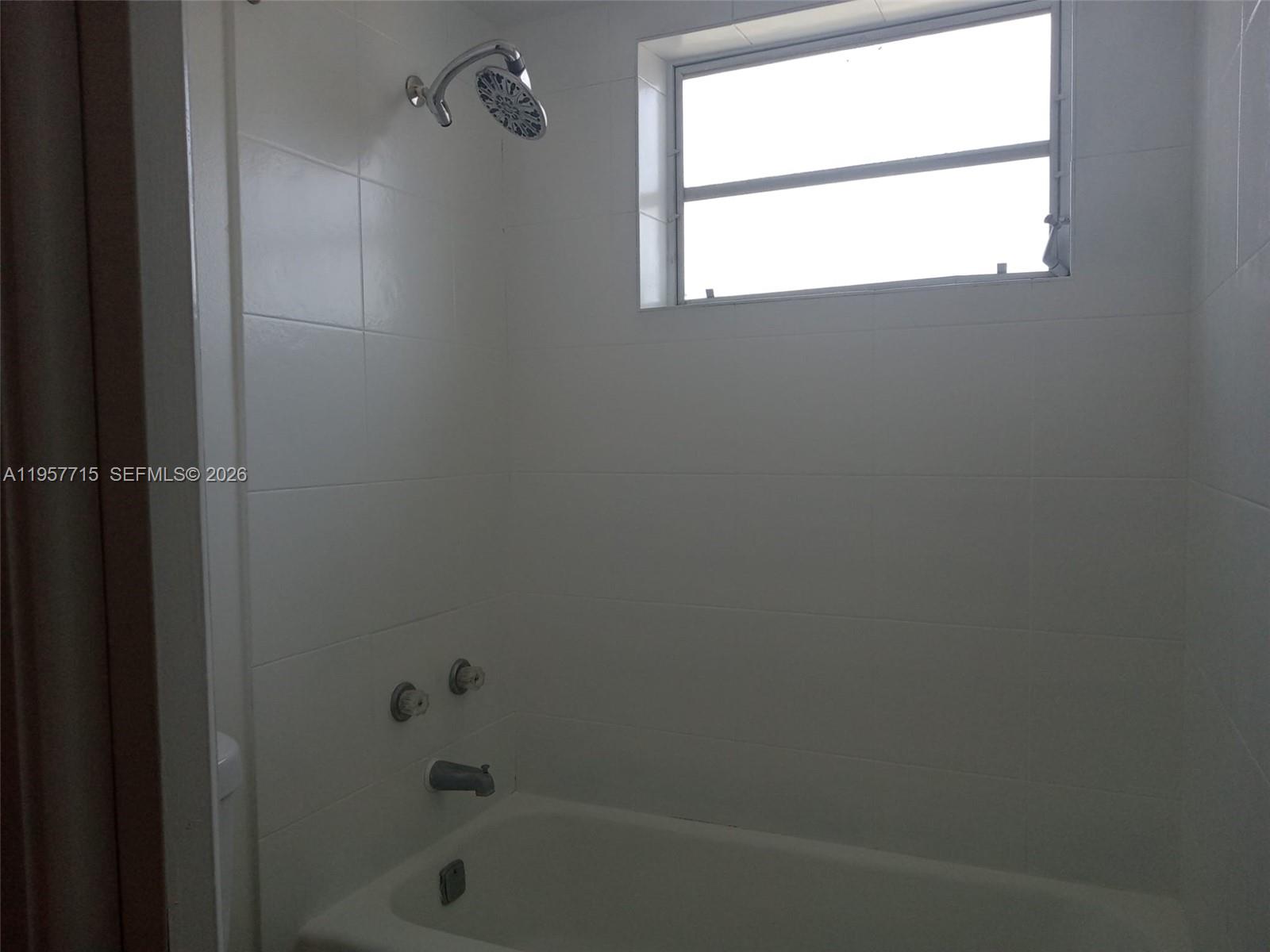 1975 NE 135th St #3C North Miami, FL 33181