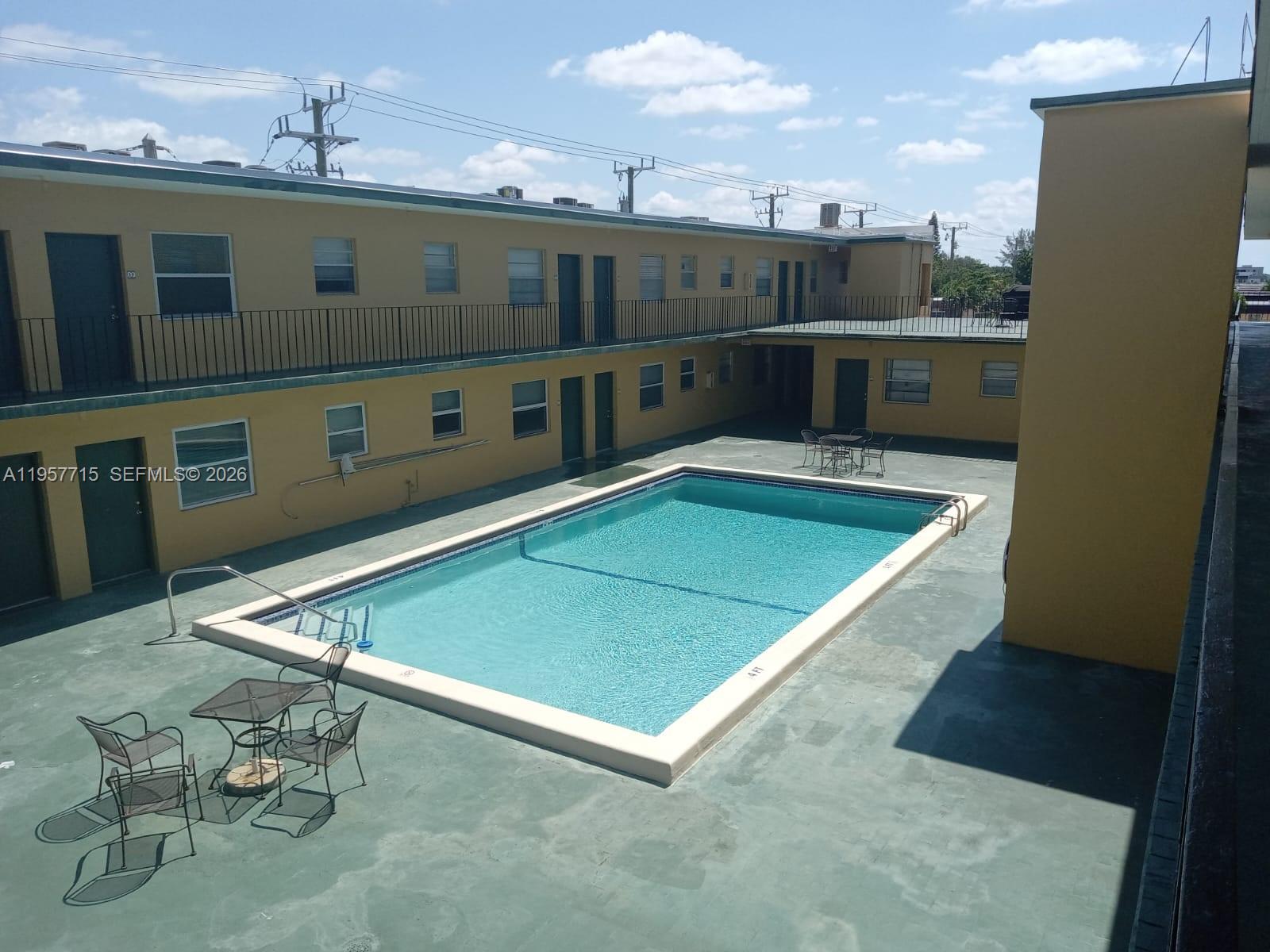 1975 NE 135th St #3C North Miami, FL 33181