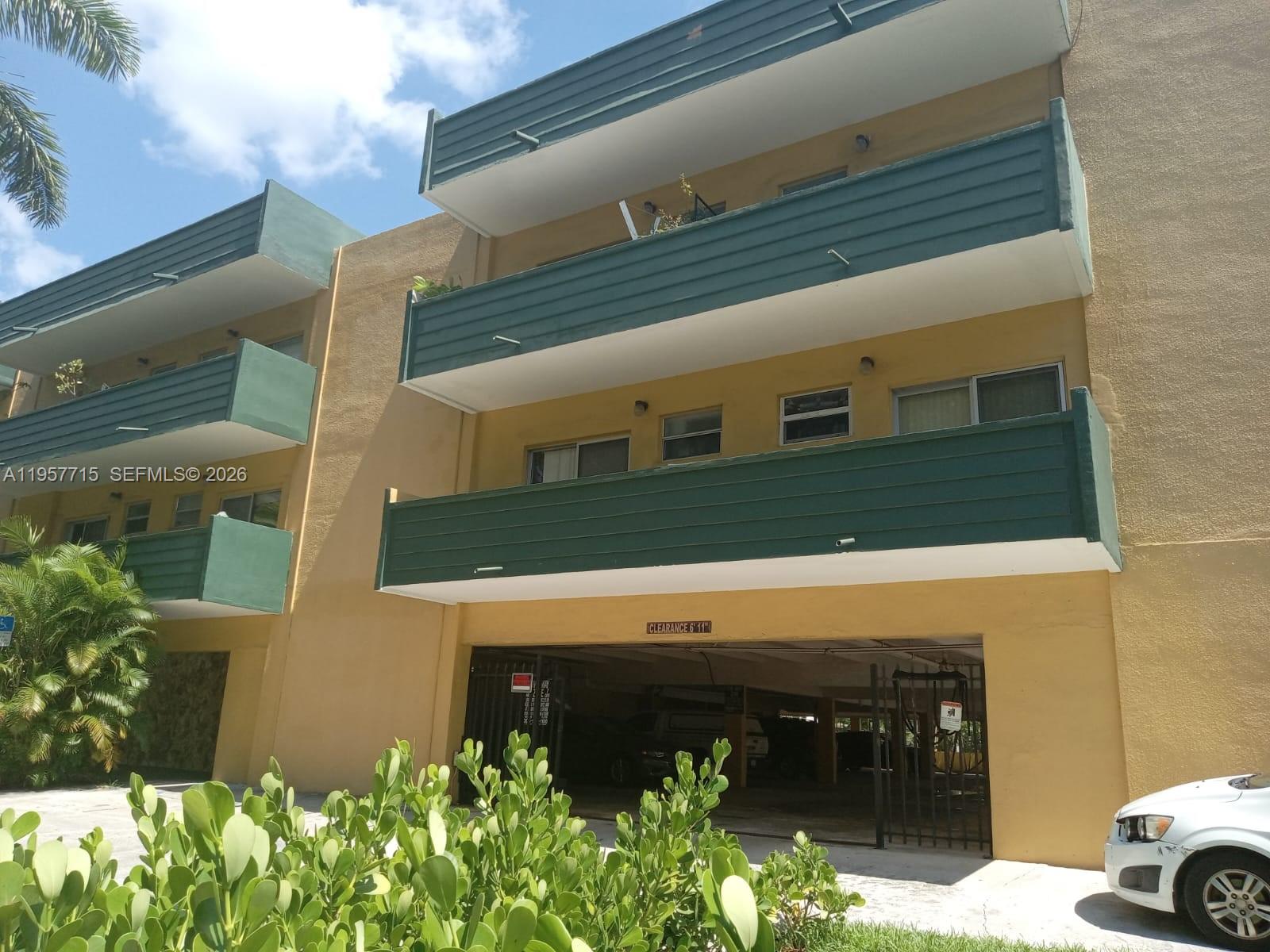 1975 NE 135th St #3C North Miami, FL 33181