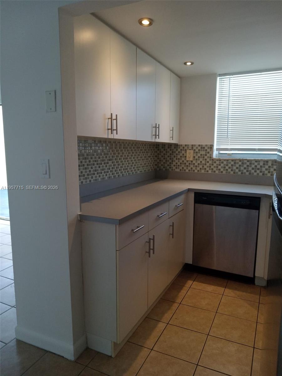 1975 NE 135th St #3C North Miami, FL 33181