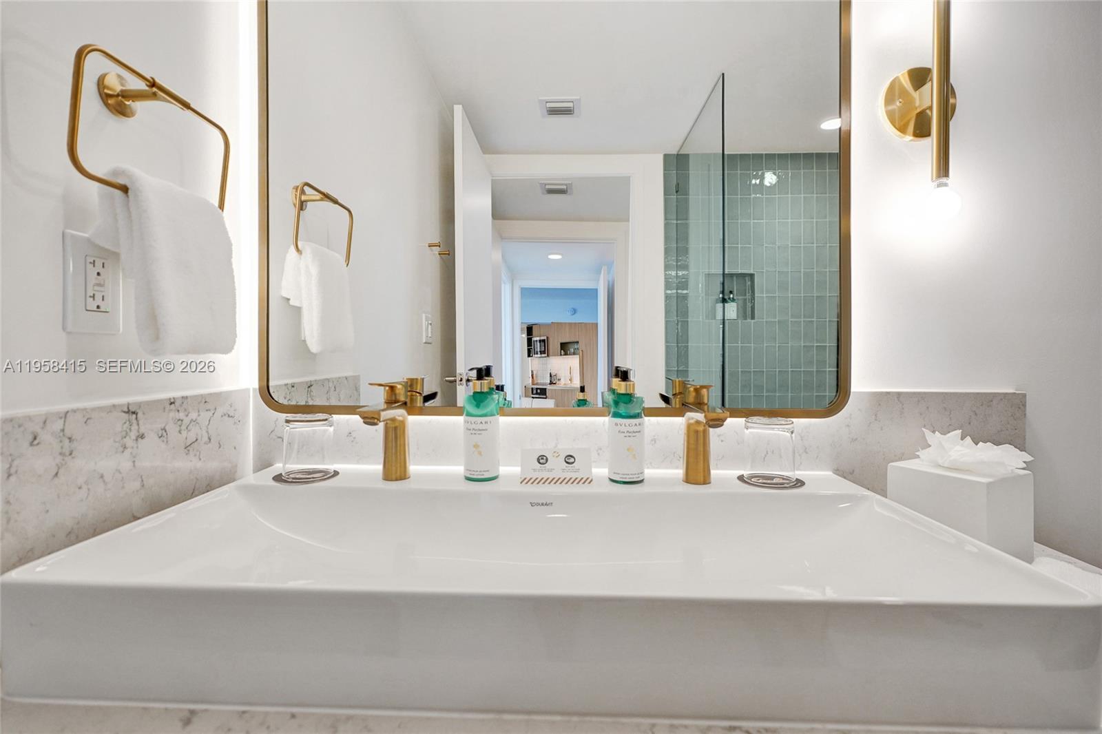 159 NE 6th St #3405 Miami, FL 33132