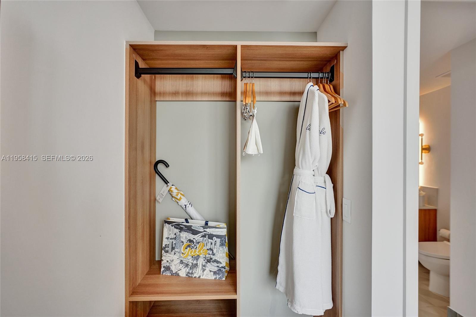 159 NE 6th St #3405 Miami, FL 33132