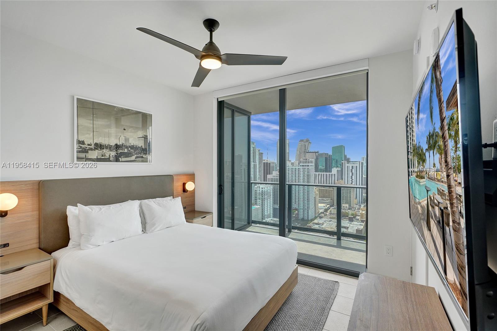 159 NE 6th St #3405 Miami, FL 33132