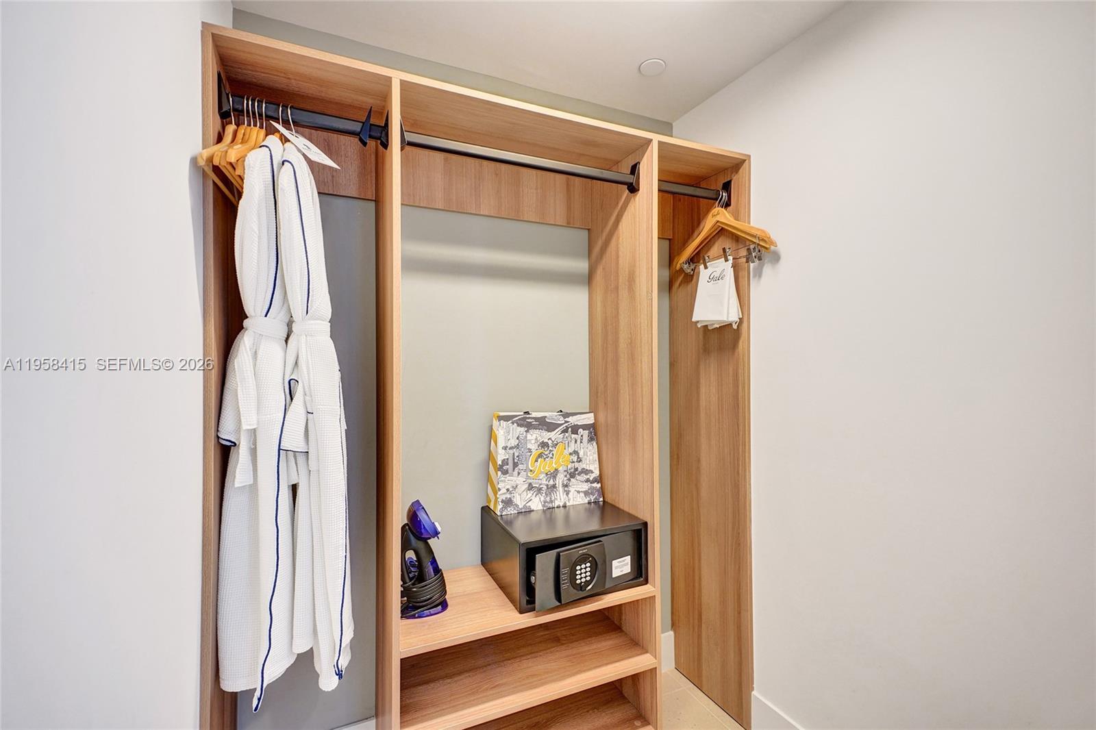 159 NE 6th St #3405 Miami, FL 33132