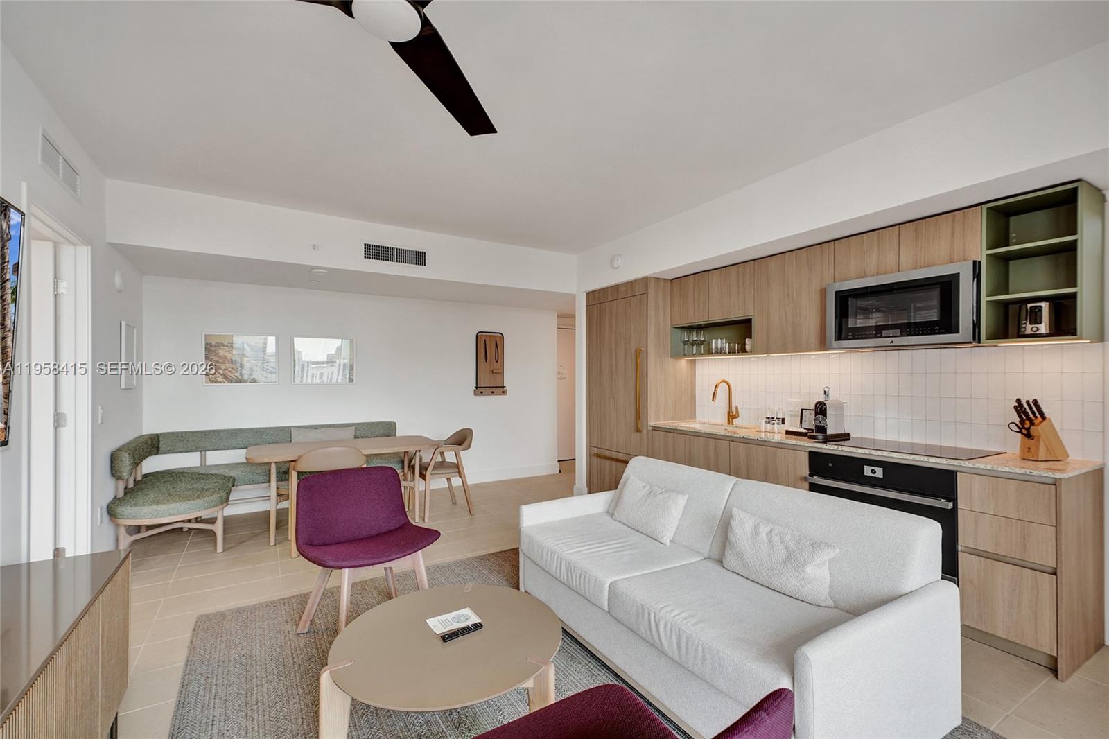 159 NE 6th St #3405 Miami, FL 33132