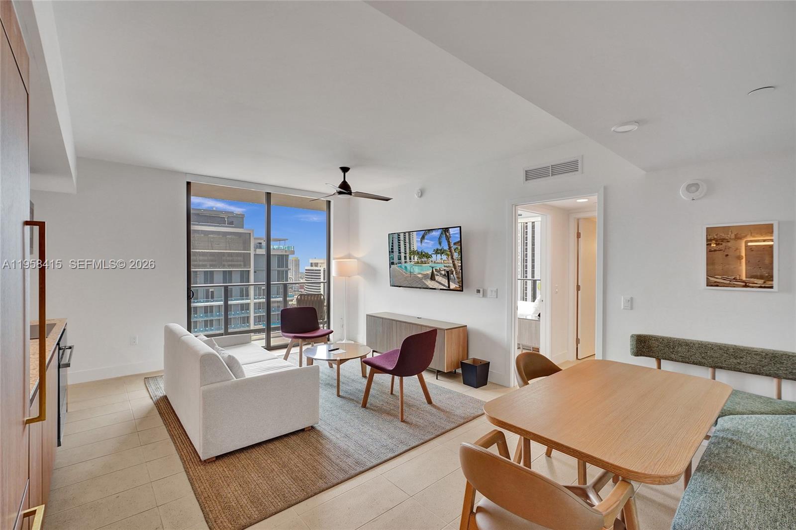 159 NE 6th St #3405 Miami, FL 33132