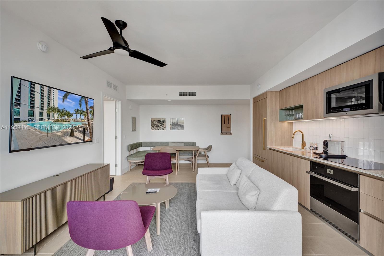 159 NE 6th St #3405 Miami, FL 33132