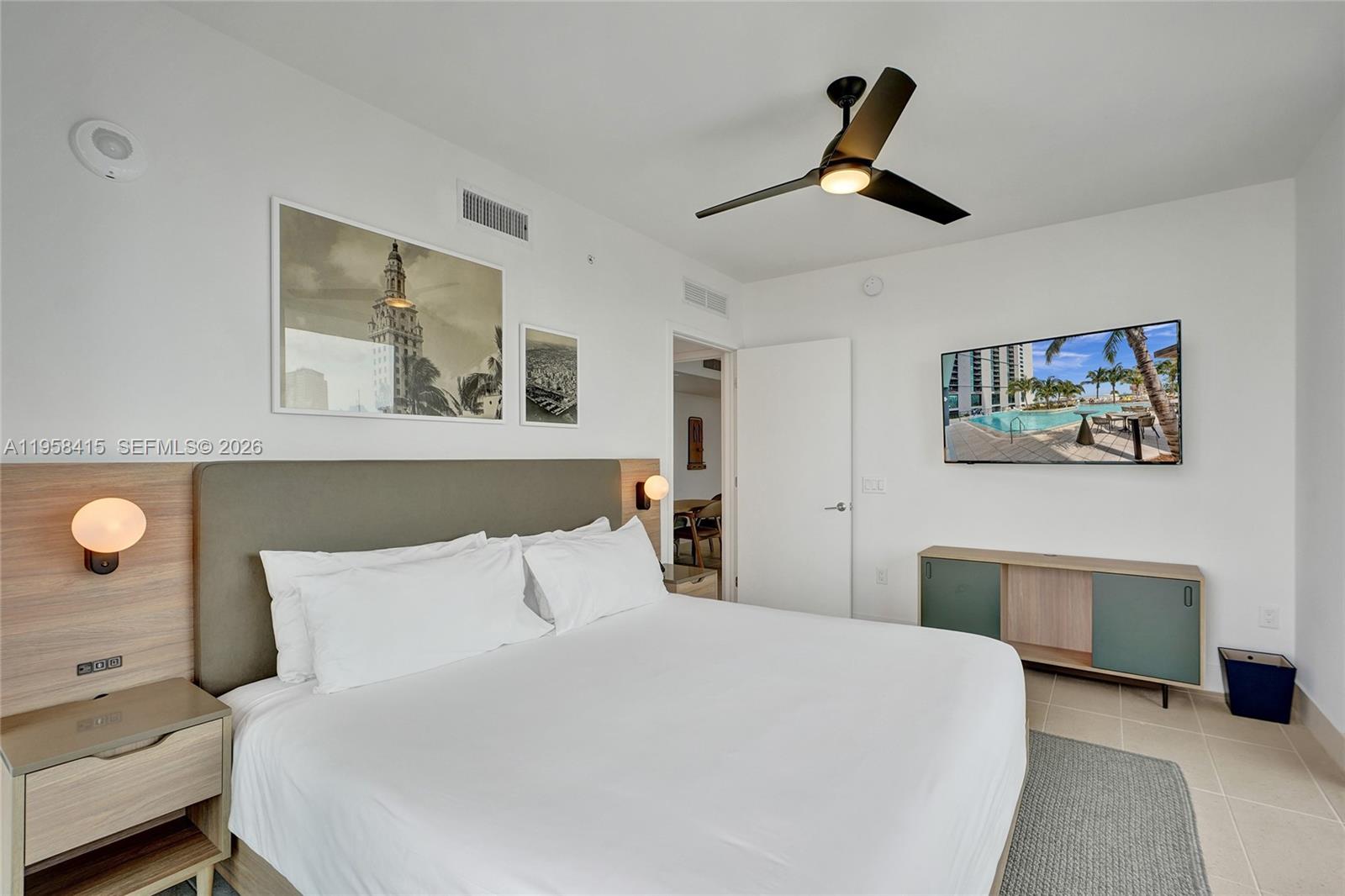 159 NE 6th St #3405 Miami, FL 33132