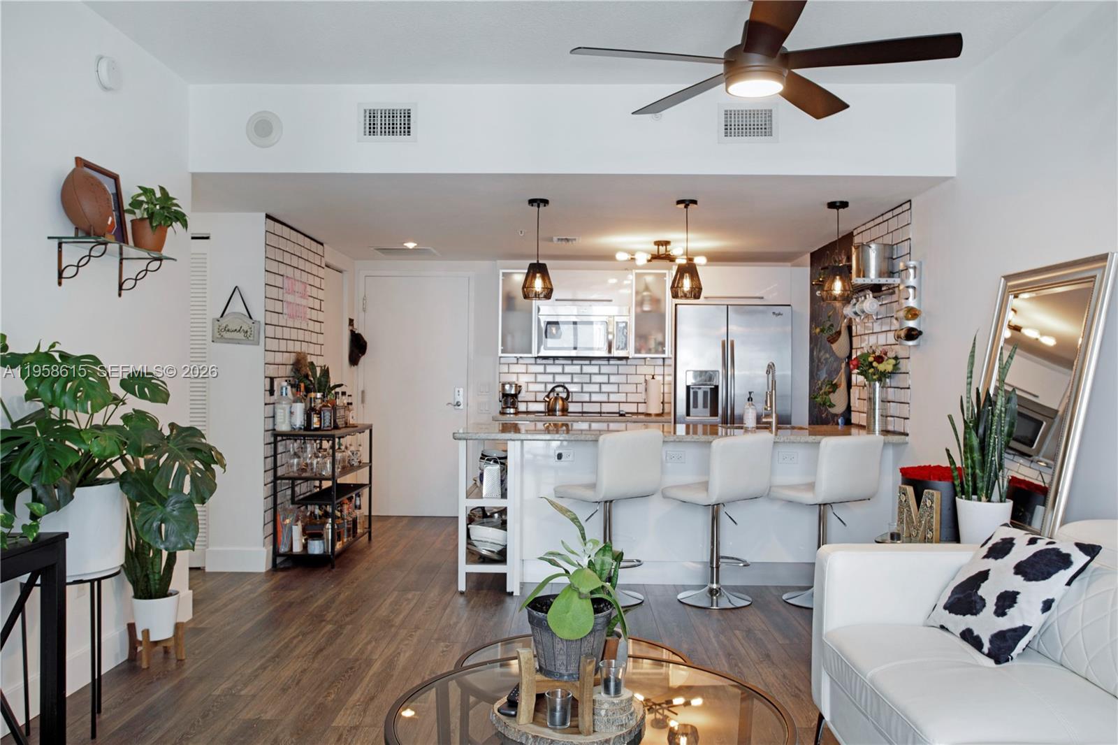 185 SW 7th St #2514 Miami, FL 33130