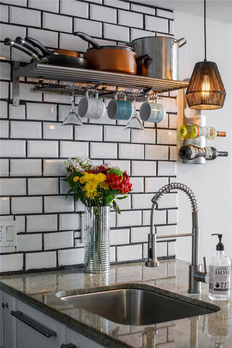 185 SW 7th St #2514 Miami, FL 33130