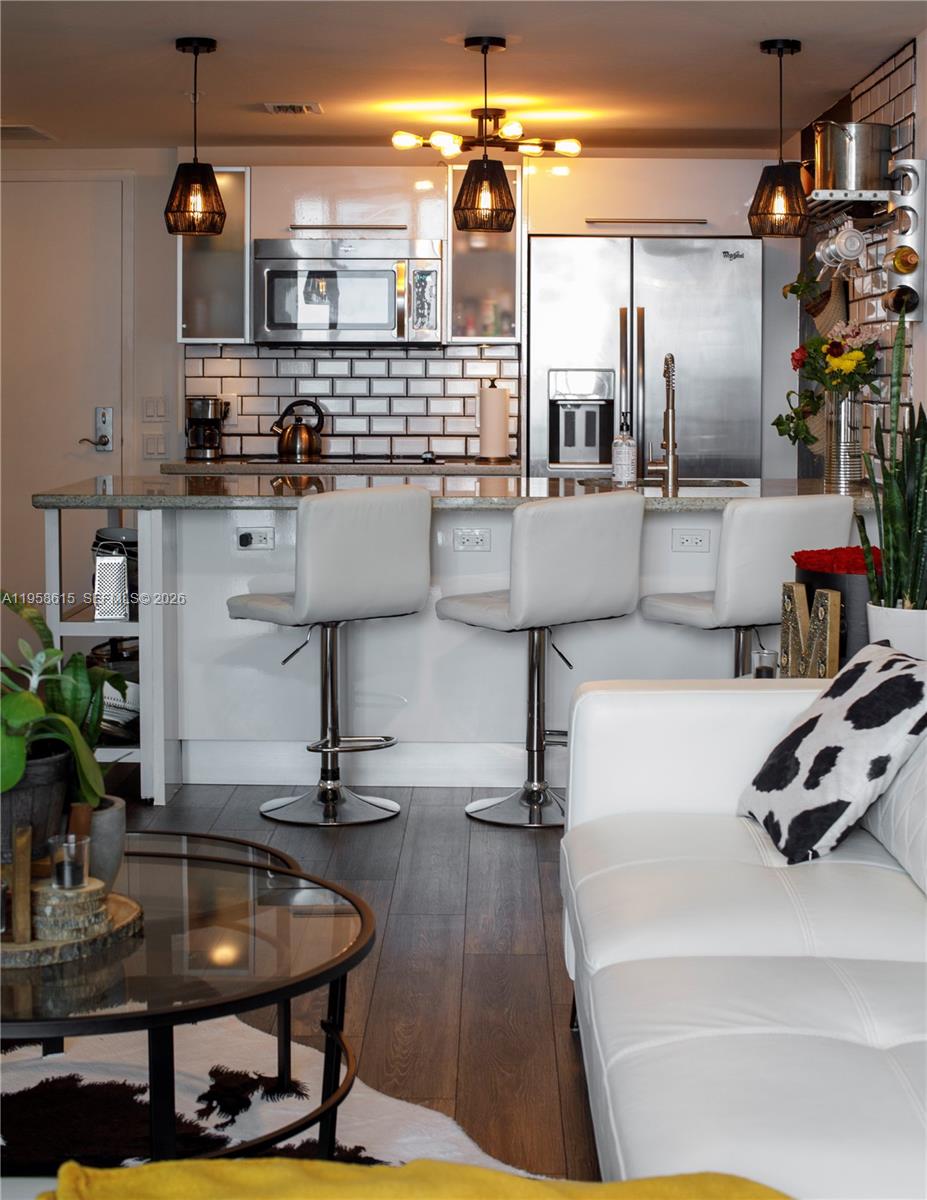 185 SW 7th St #2514 Miami, FL 33130