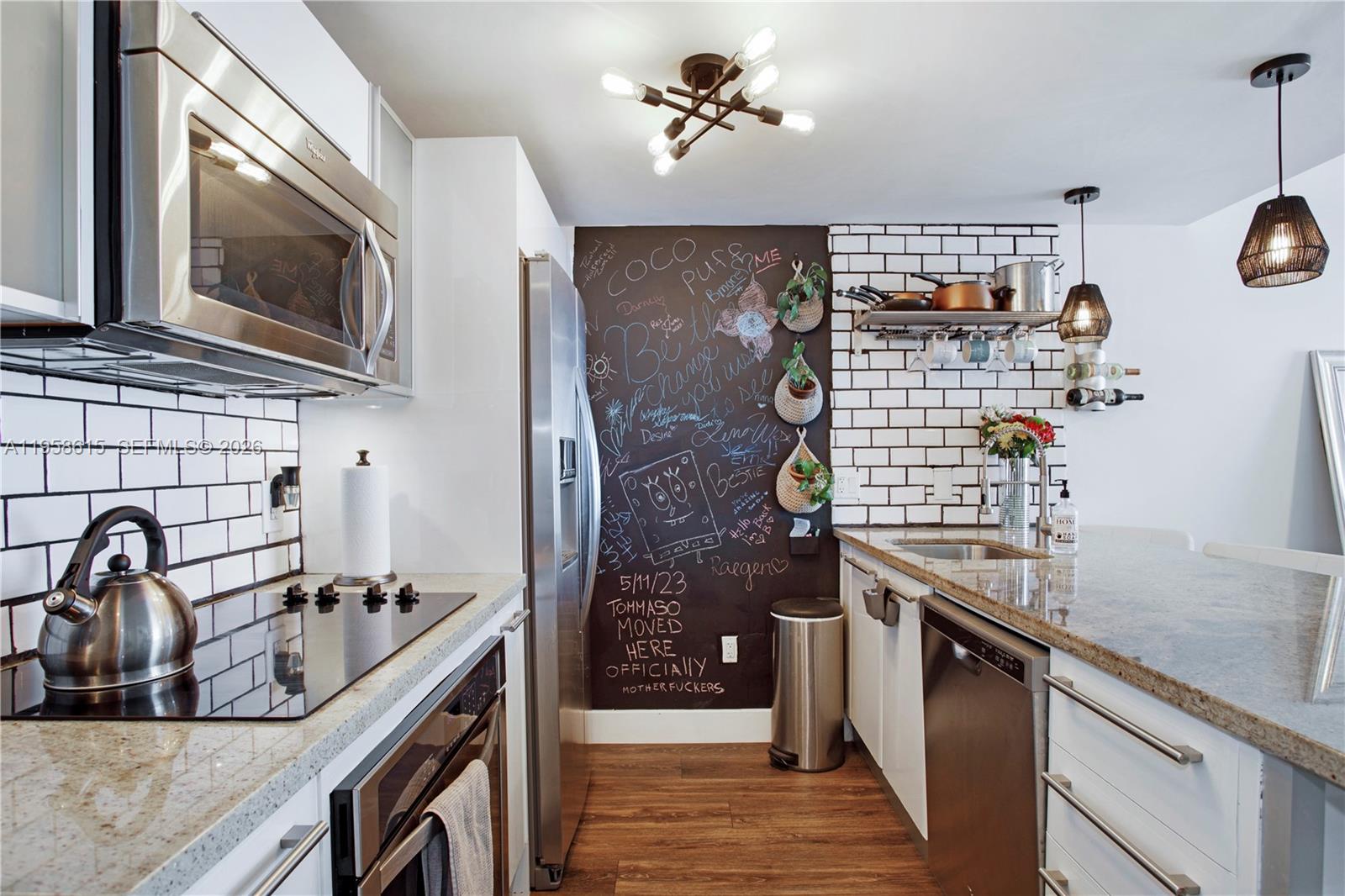 185 SW 7th St #2514 Miami, FL 33130