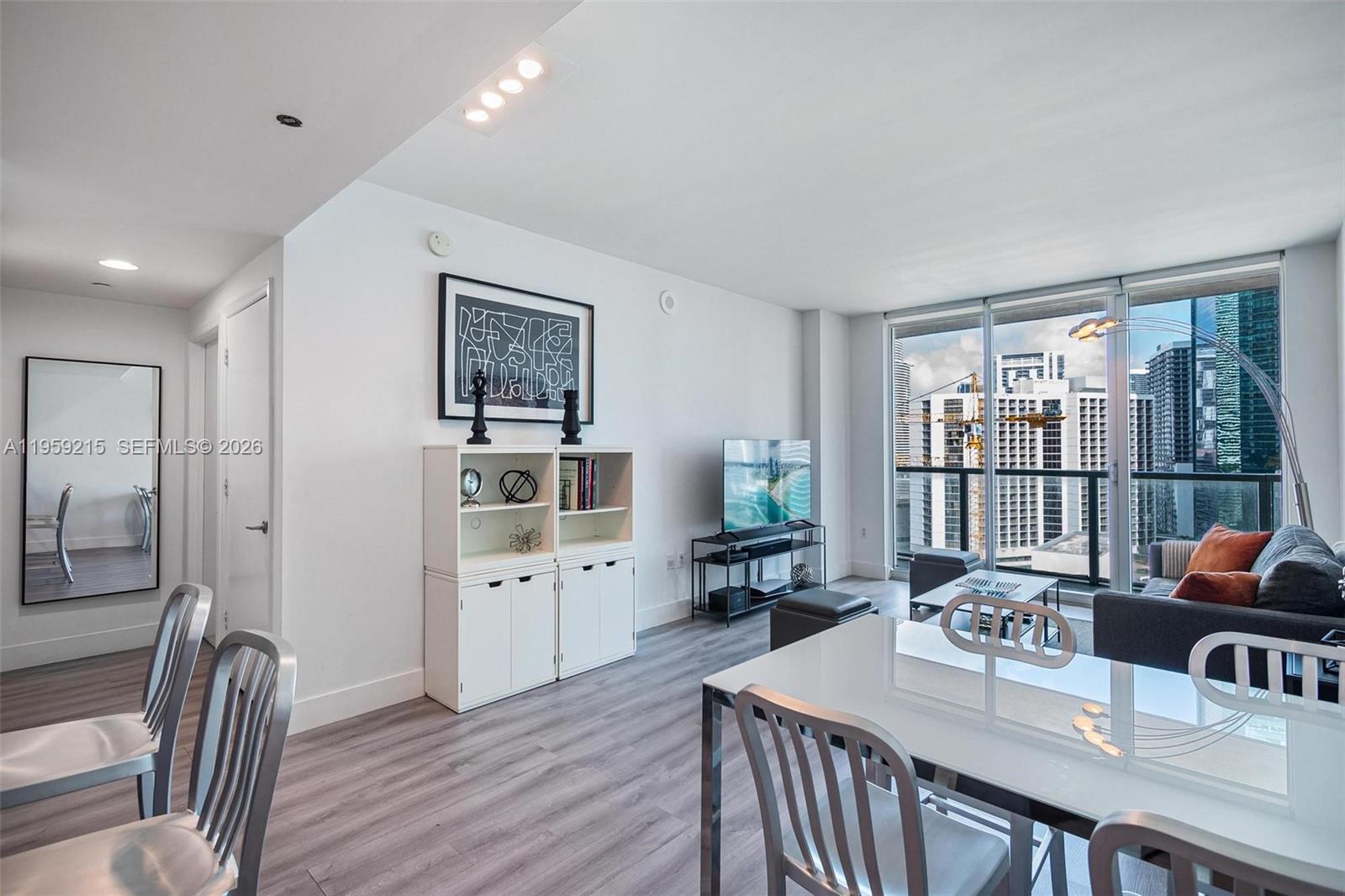 500 Brickell Ave #1903