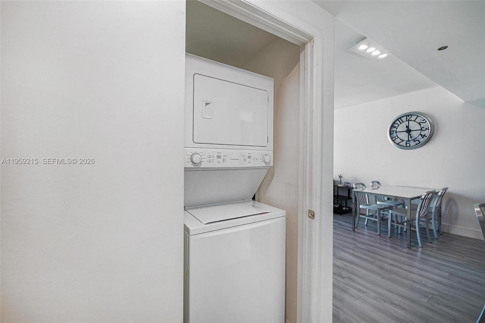 image 500 Brickell East11