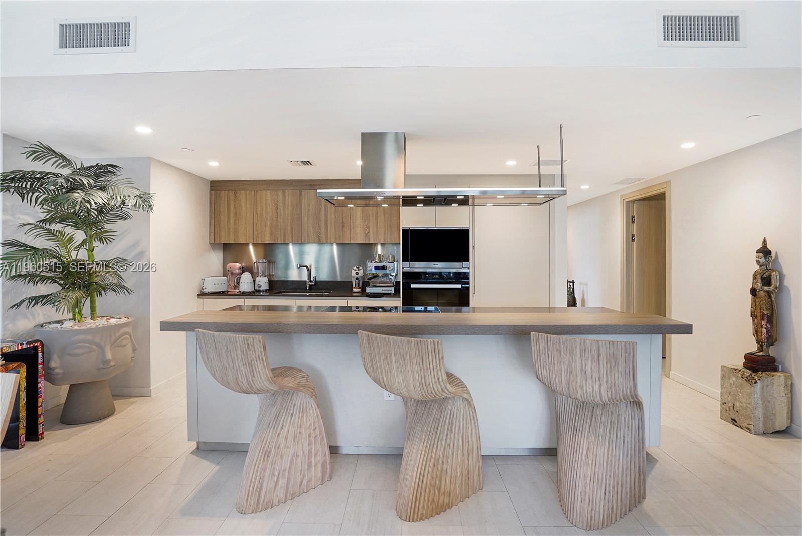 1000 Brickell Plz #1902 Miami, FL 33131