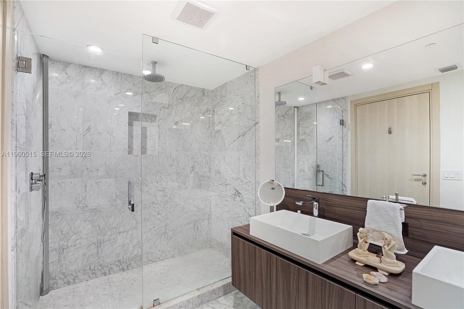 1000 Brickell Plz #1902 Miami, FL 33131