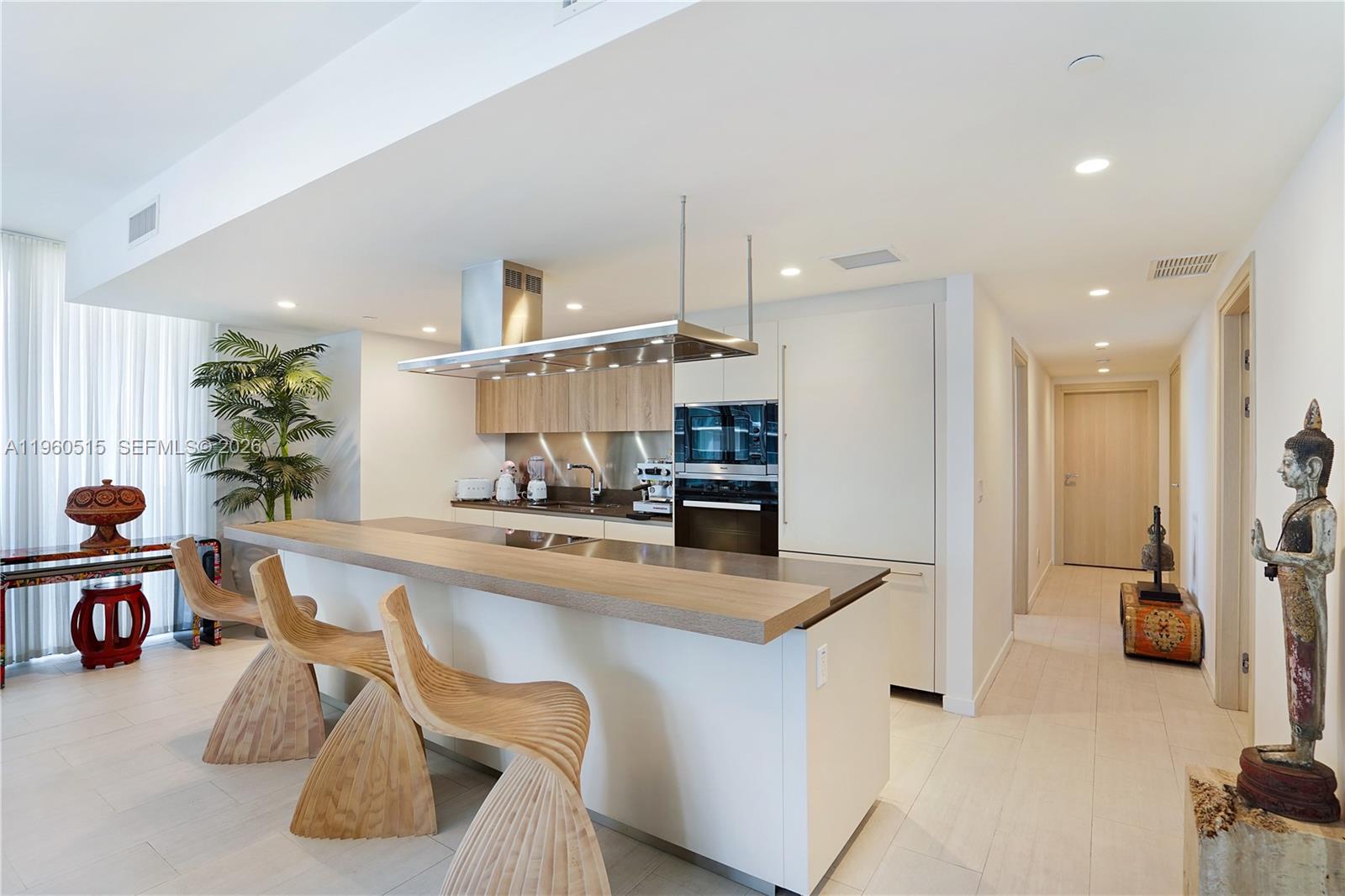 1000 Brickell Plz #1902 Miami, FL 33131