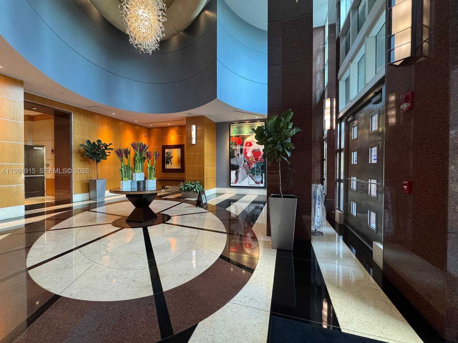 image Vizcayne South23