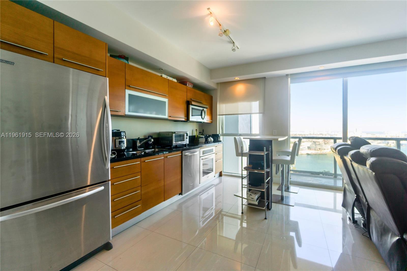 image Vizcayne South6