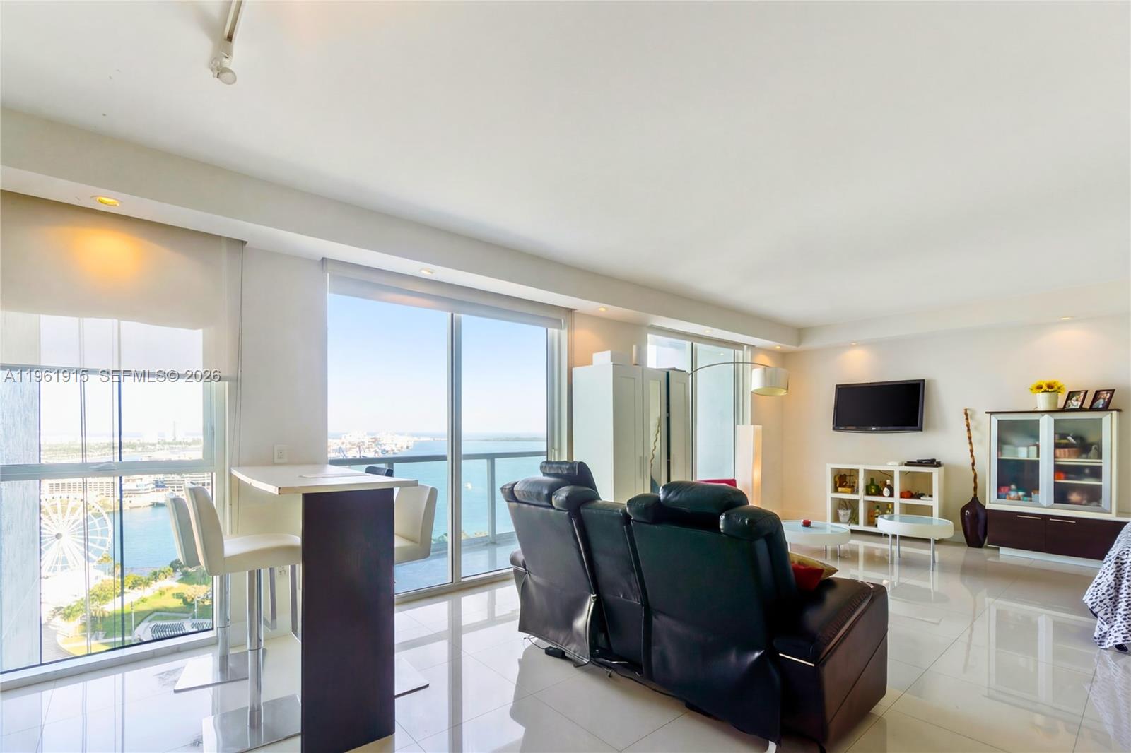 image Vizcayne South8