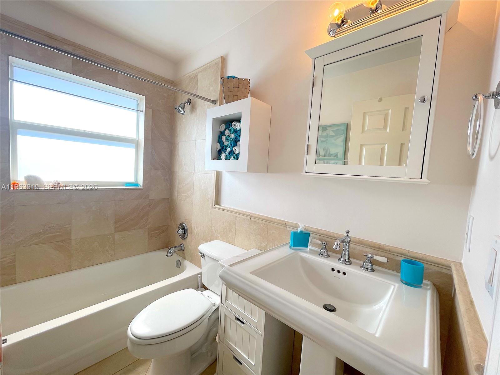 4923 SW 33rd Way Hollywood, FL 33312