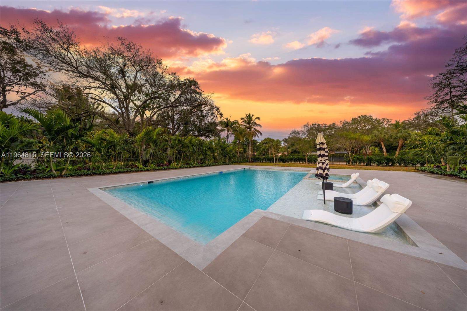 9381 SW 100th St Miami, FL 33176