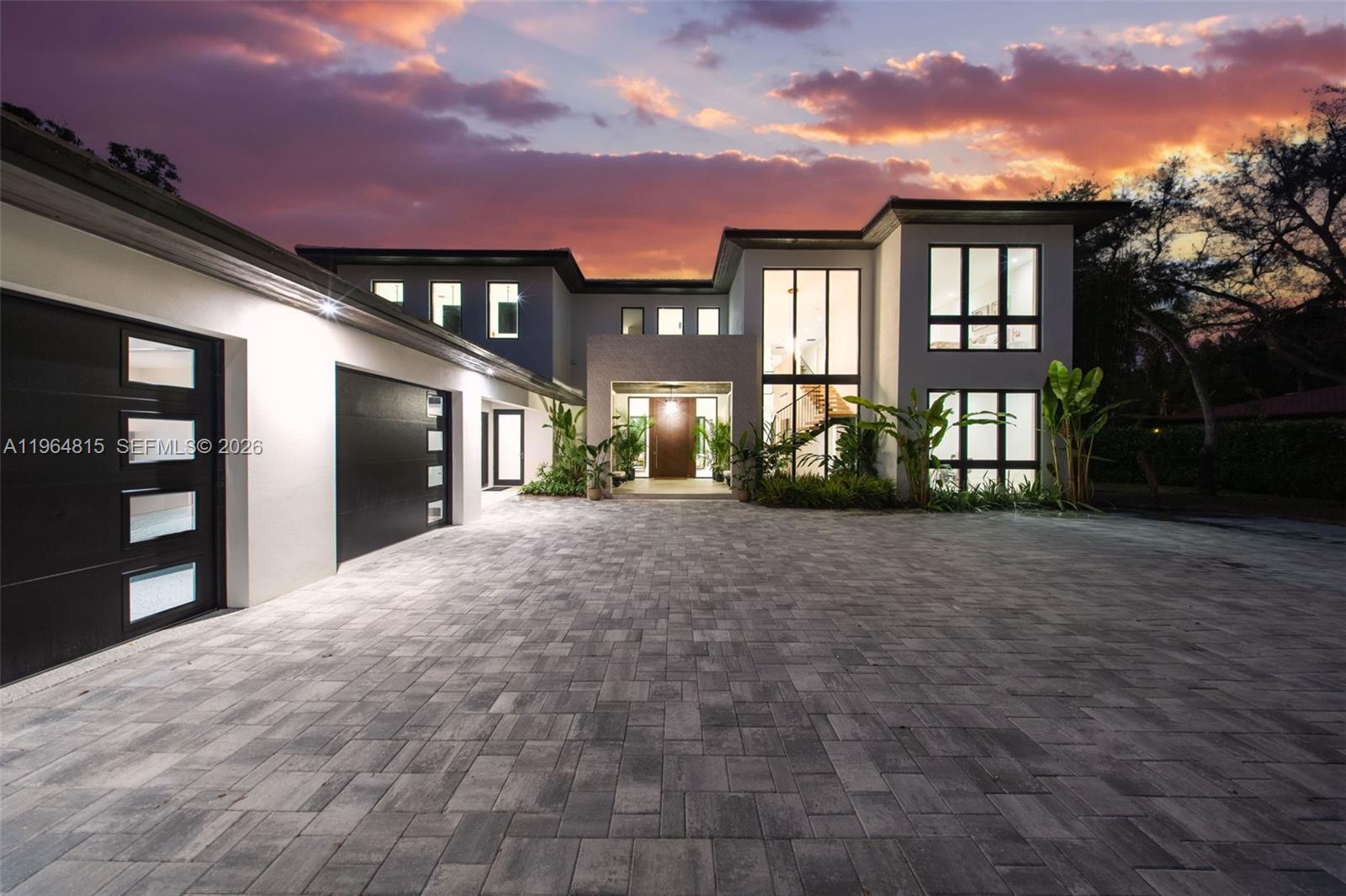 9381 SW 100th St Miami, FL 33176