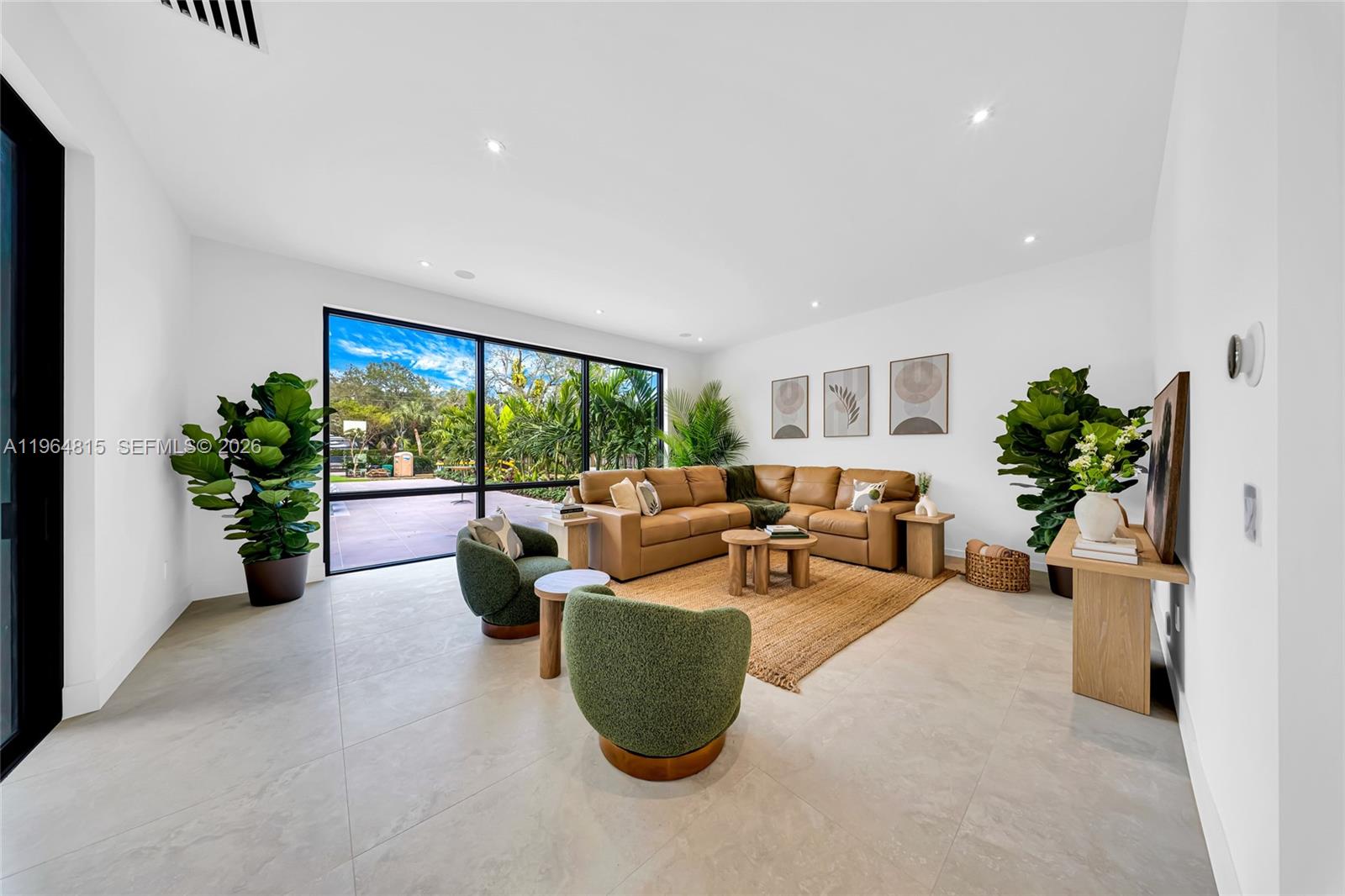 9381 SW 100th St Miami, FL 33176