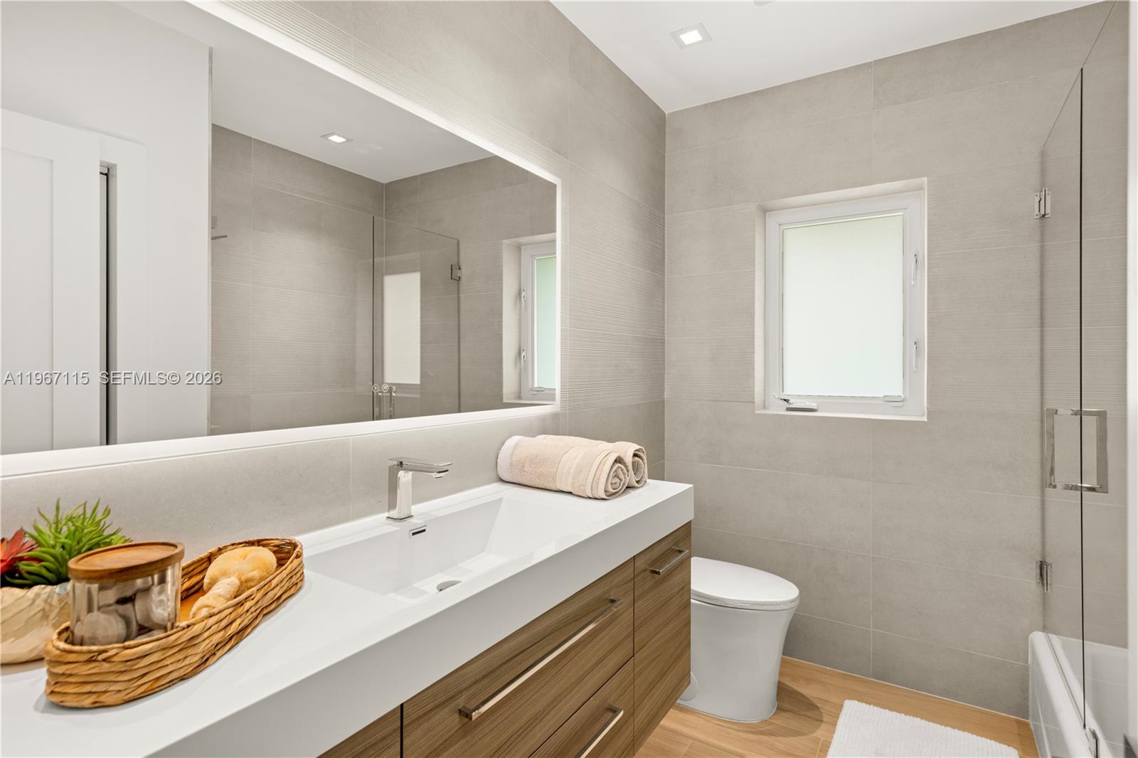 6011 Maynada St Coral Gables, FL 33146